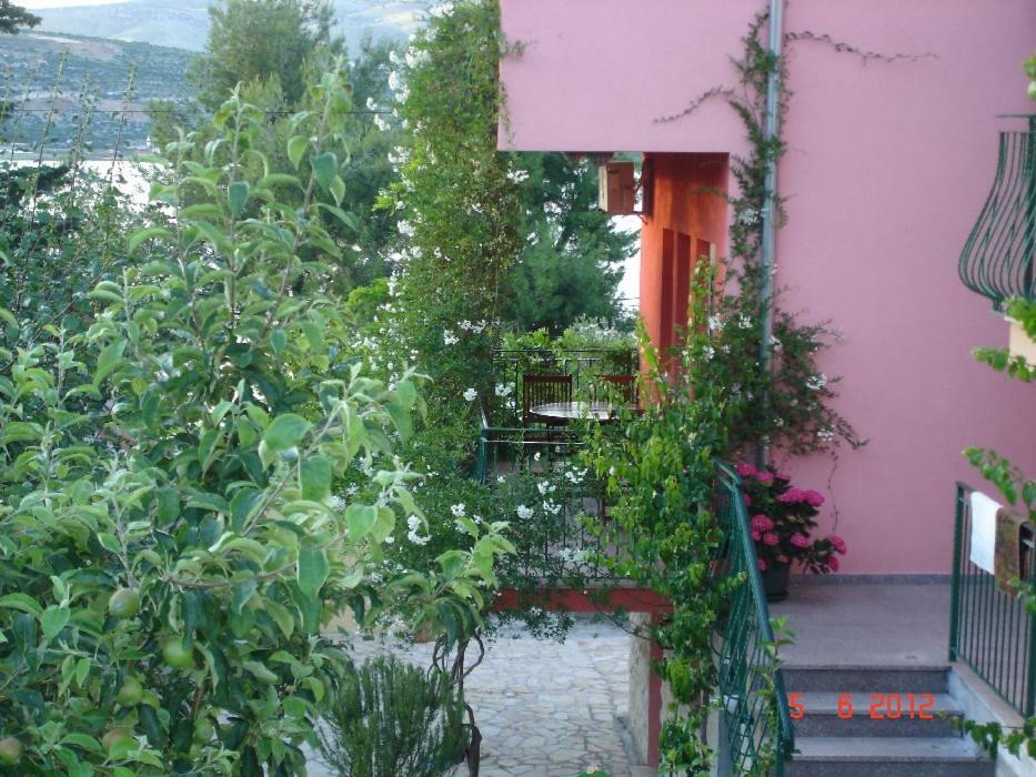 Apartmani Ante Трогир Екстериор снимка